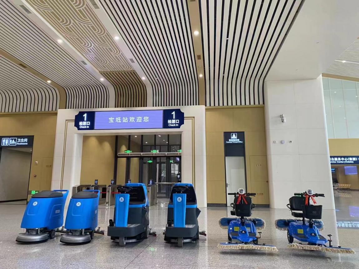 天津?qū)氎嬲静少?gòu)鼎潔盛世洗地機(jī)塵推車一批